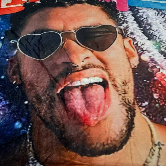 Bad Bunny Soft Throw Blanket 50" x 40" - Picture 4 of 5